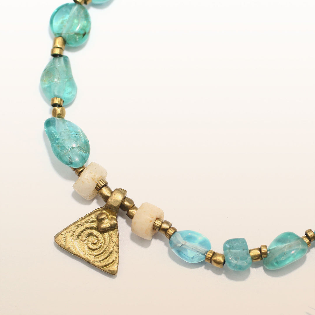 Apatite_Bracelet_With_Triangular_Symbol